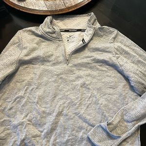 Ladies med Nike dri fit sweatshirt